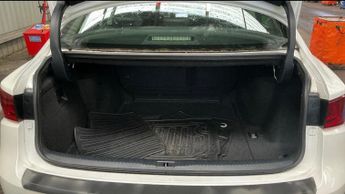 Lexus IS 2.5 300h Premier E-CVT Euro 5 (s/s) 4dr