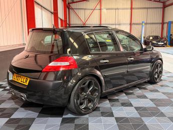 Renault Megane 2.0 dCi GT 5dr