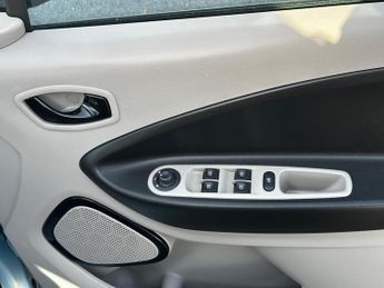 Renault Zoe 22kWh Dynamique Intens Hatchback 5dr Electric Auto (Battery Leas
