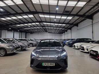 MG MG4 64kWh SE Long Range Auto 5dr