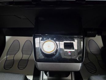 MG MG4 64kWh SE Long Range Auto 5dr