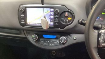 Toyota Yaris 1.5 VVT-h Icon Tech E-CVT Euro 6 (s/s) 5dr