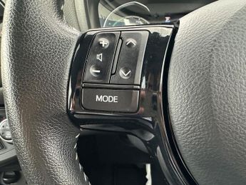 Toyota Yaris 1.5 VVT-h Icon Tech E-CVT Euro 6 (s/s) 5dr