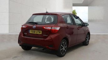 Toyota Yaris 1.5 VVT-h Icon Tech E-CVT Euro 6 (s/s) 5dr