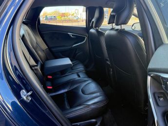 Volvo V40 Cross Country 1.6 D2 Lux Powershift Euro 5 (s/s) 5dr
