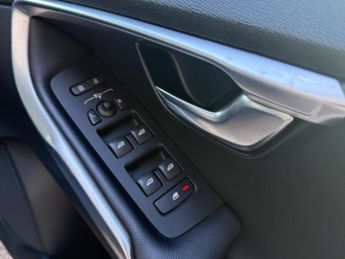 Volvo V40 Cross Country 1.6 D2 Lux Powershift Euro 5 (s/s) 5dr