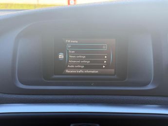 Volvo V40 Cross Country 1.6 D2 Lux Powershift Euro 5 (s/s) 5dr