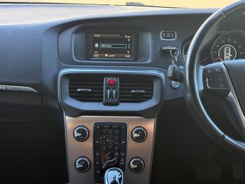 Volvo V40 Cross Country 1.6 D2 Lux Powershift Euro 5 (s/s) 5dr