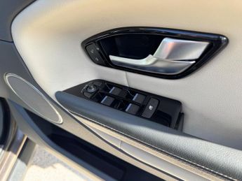 Land Rover Range Rover Evoque 2.0 TD4 SE Tech Auto 4WD Euro 6 (s/s) 5dr