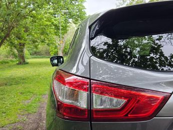 Nissan Qashqai 1.2 DIG-T N-Connecta XTRON 2WD Euro 6 (s/s) 5dr