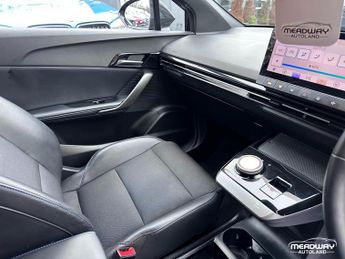 MG MG4 64kWh Trophy Long Range Auto 5dr