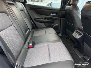 Nissan ARIYA 87kWh Advance Auto 5dr 22kW Charger