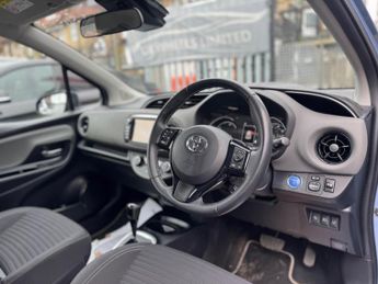 Toyota Yaris 1.5 VVT-h Icon Tech E-CVT Euro 6 (s/s) 5dr