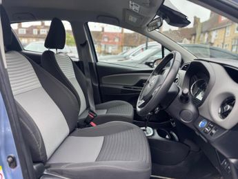 Toyota Yaris 1.5 VVT-h Icon Tech E-CVT Euro 6 (s/s) 5dr