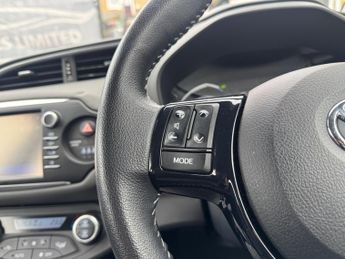 Toyota Yaris 1.5 VVT-h Icon Tech E-CVT Euro 6 (s/s) 5dr