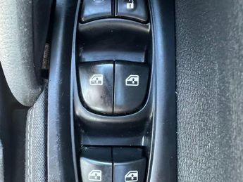 Nissan Qashqai 1.2 DIG-T Acenta XTRON Euro 6 (s/s) 5dr