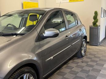 Renault Clio 1.5 dCi Dynamique TomTom Euro 5 5dr