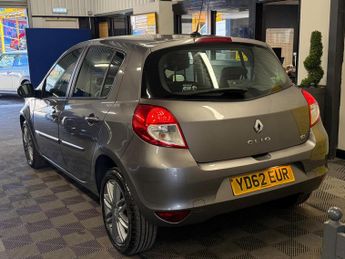 Renault Clio 1.5 dCi Dynamique TomTom Euro 5 5dr