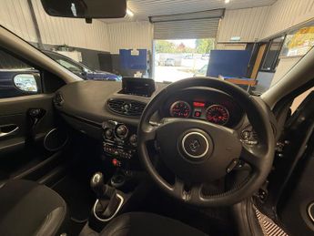 Renault Clio 1.5 dCi Dynamique TomTom Euro 5 5dr
