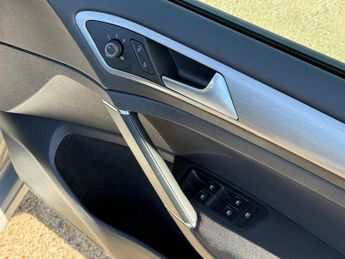 Volkswagen Golf 1.4 TSI BlueMotion Tech Match DSG Euro 5 (s/s) 5dr