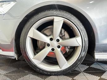 Audi A6 Saloon 2.0 TDI ultra Black Edition S Tronic Euro 6 (s/s) 4dr