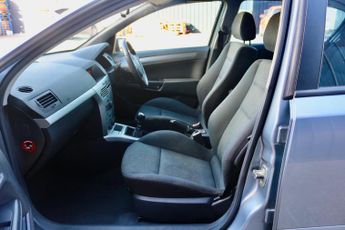 Vauxhall Astra 1.8i 16v SRi 5dr