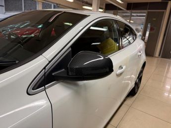 Volvo V40 2.0 D2 R-Design Euro 6 (s/s) 5dr