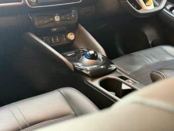 Nissan Leaf 39kWh N-Connecta Auto 5dr
