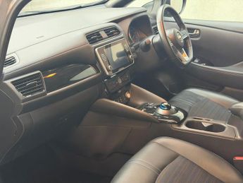 Nissan Leaf 39kWh N-Connecta Auto 5dr