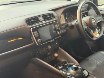 Nissan Leaf 39kWh N-Connecta Auto 5dr