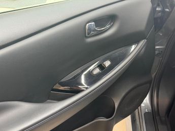 Nissan Leaf 39kWh N-Connecta Auto 5dr