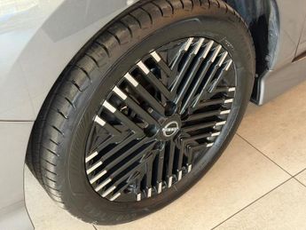 Nissan Leaf 39kWh N-Connecta Auto 5dr