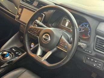 Nissan Leaf 39kWh N-Connecta Auto 5dr