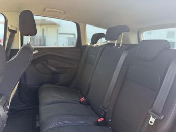 Ford Kuga 2.0 TDCi EcoBlue Zetec SUV 5dr Diesel Powershift AWD Euro 6 (s/s