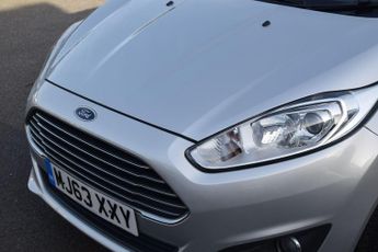 Ford Fiesta 1.0T EcoBoost Zetec Euro 5 (s/s) 5dr