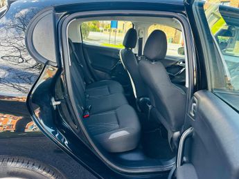 Peugeot 208 1.4 HDi Active Hatchback 5dr Diesel Manual Euro 5 (70 ps)