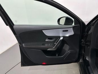 Mercedes-Benz A Class 1.5 A180d AMG Line (Executive) 7G-DCT Euro 6 (s/s) 5dr
