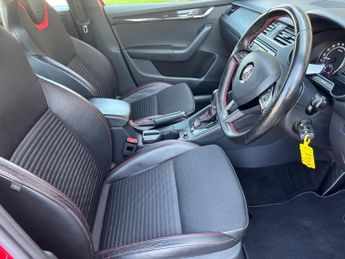 Skoda Octavia 2.0 TDI vRS DSG Euro 6 (s/s) 5dr (SNav)