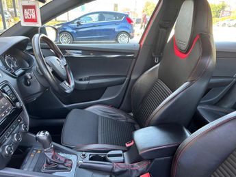 Skoda Octavia 2.0 TDI vRS DSG Euro 6 (s/s) 5dr (SNav)