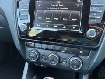 Skoda Octavia 2.0 TDI vRS DSG Euro 6 (s/s) 5dr (SNav)