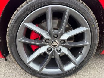Skoda Octavia 2.0 TDI vRS DSG Euro 6 (s/s) 5dr (SNav)