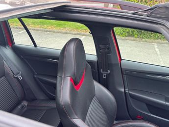 Skoda Octavia 2.0 TDI vRS DSG Euro 6 (s/s) 5dr (SNav)