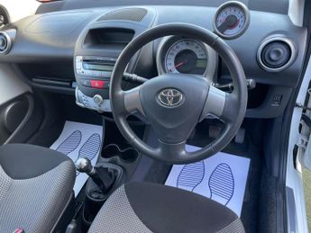 Toyota AYGO 1.0 VVT-i Fire Euro 5 5dr
