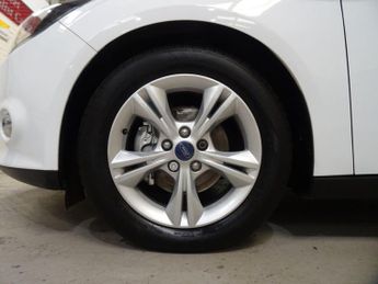Ford Focus 1.6 TDCi Zetec Euro 5 (s/s) 5dr