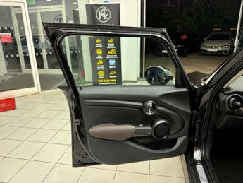 MINI Hatch 1.5 Cooper Auto Euro 6 (s/s) 5dr