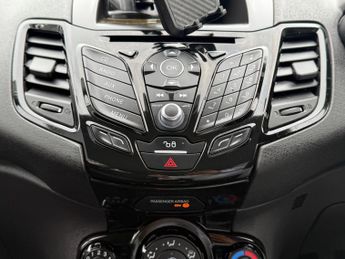 Ford Fiesta 1.0T EcoBoost Zetec Powershift Euro 6 3dr