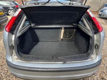 Ford Focus 1.6 Sport 5dr