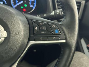 Nissan Leaf 39kWh Tekna Hatchback 5dr Electric Auto (150 ps)