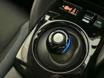 Nissan Leaf 39kWh Tekna Hatchback 5dr Electric Auto (150 ps)