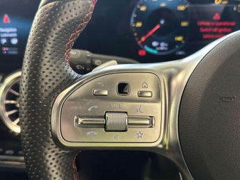 Mercedes-Benz EQA EQA 300 66.5kWh AMG Line SUV 5dr Electric Auto 4MATIC (228 ps)